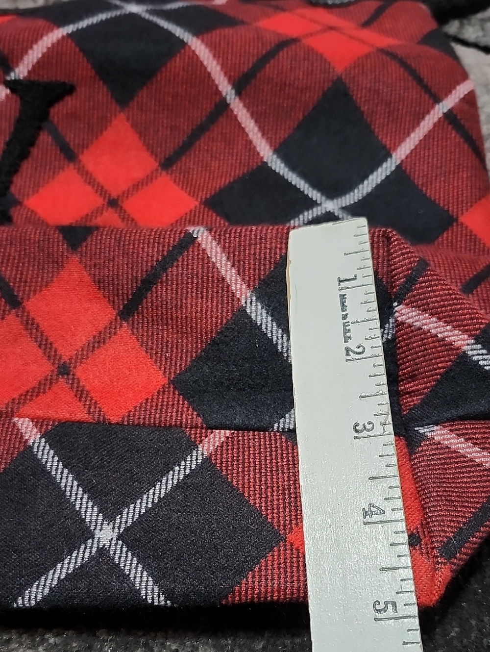 VICTORIA SECRET 2023 PLAID EMBROIDERED RAISED BLACK SHERPA LOGO WEEKENDER TOTE - Picture 6 of 14